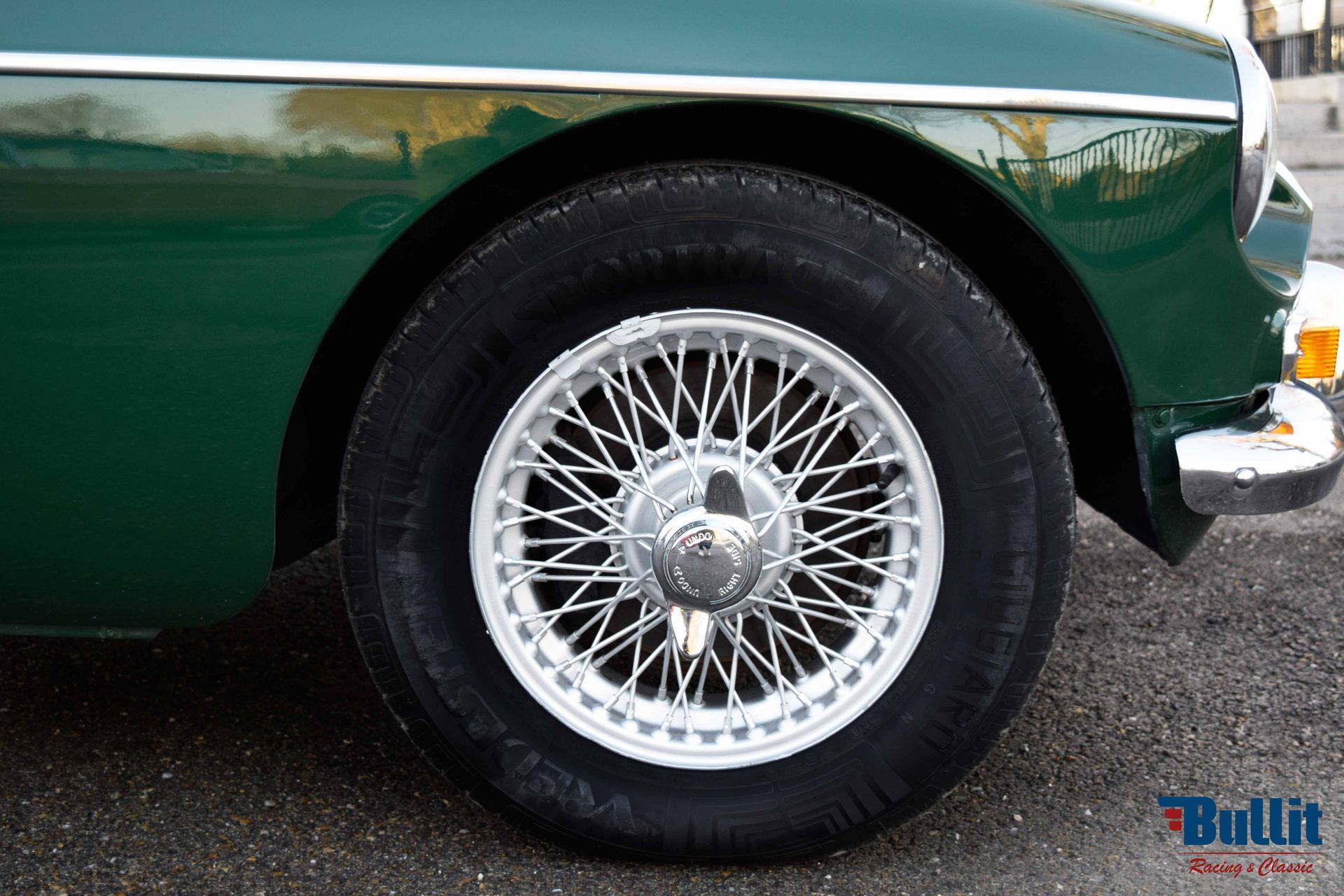 roue MGB roadster vert 1967 AVENDRE
