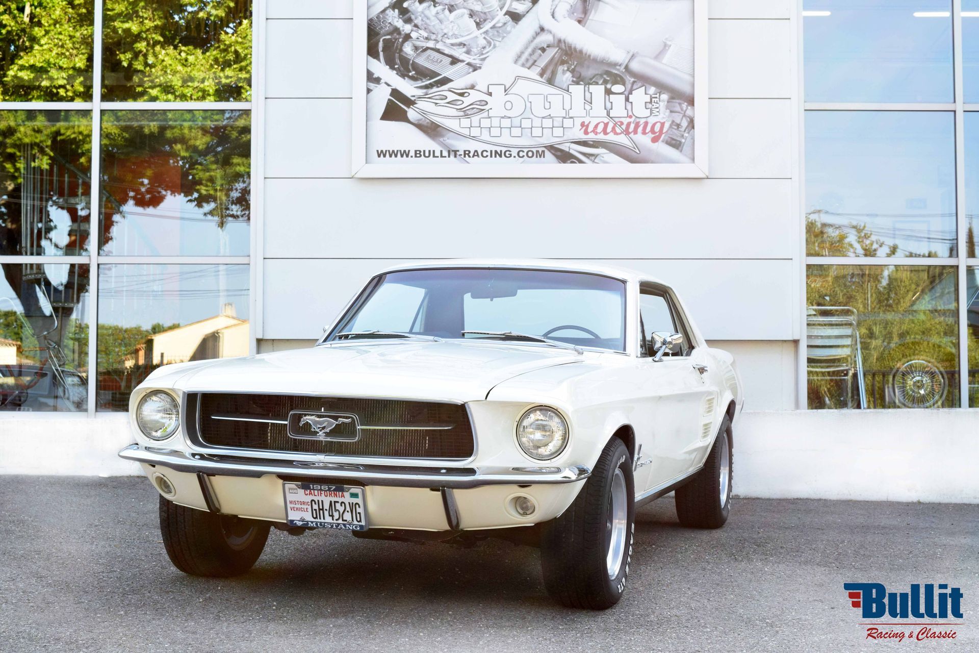 Ford mustang coupé blanc 289 de 1967