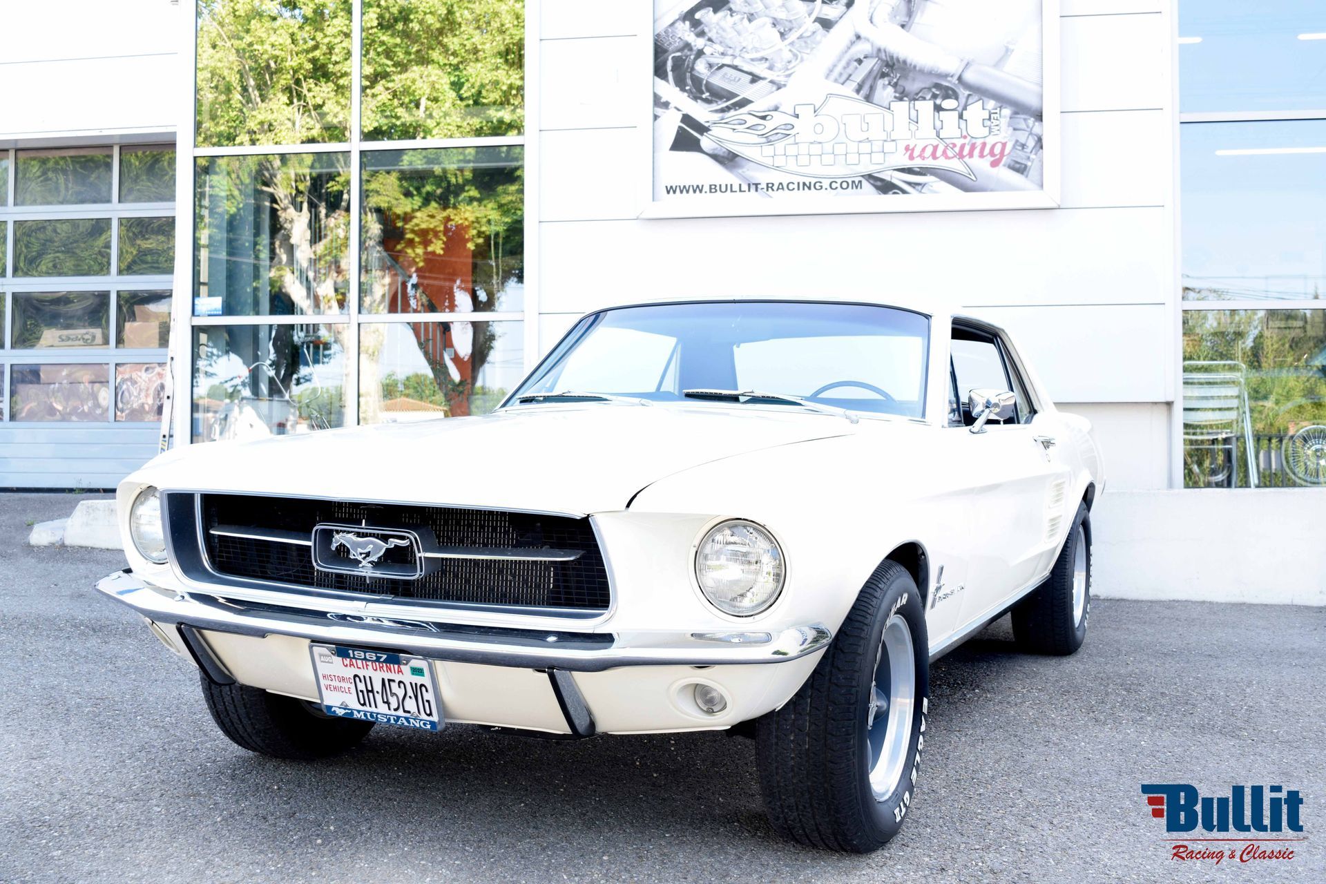 ford mustang coupé blanc moteur 289 de 1967