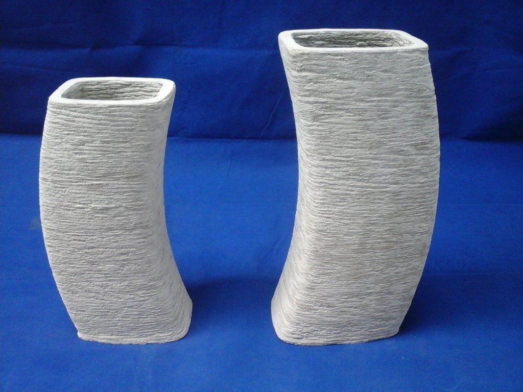 vases Duo C1 en ciment blanc brute grands vases design en ciment blanc brute