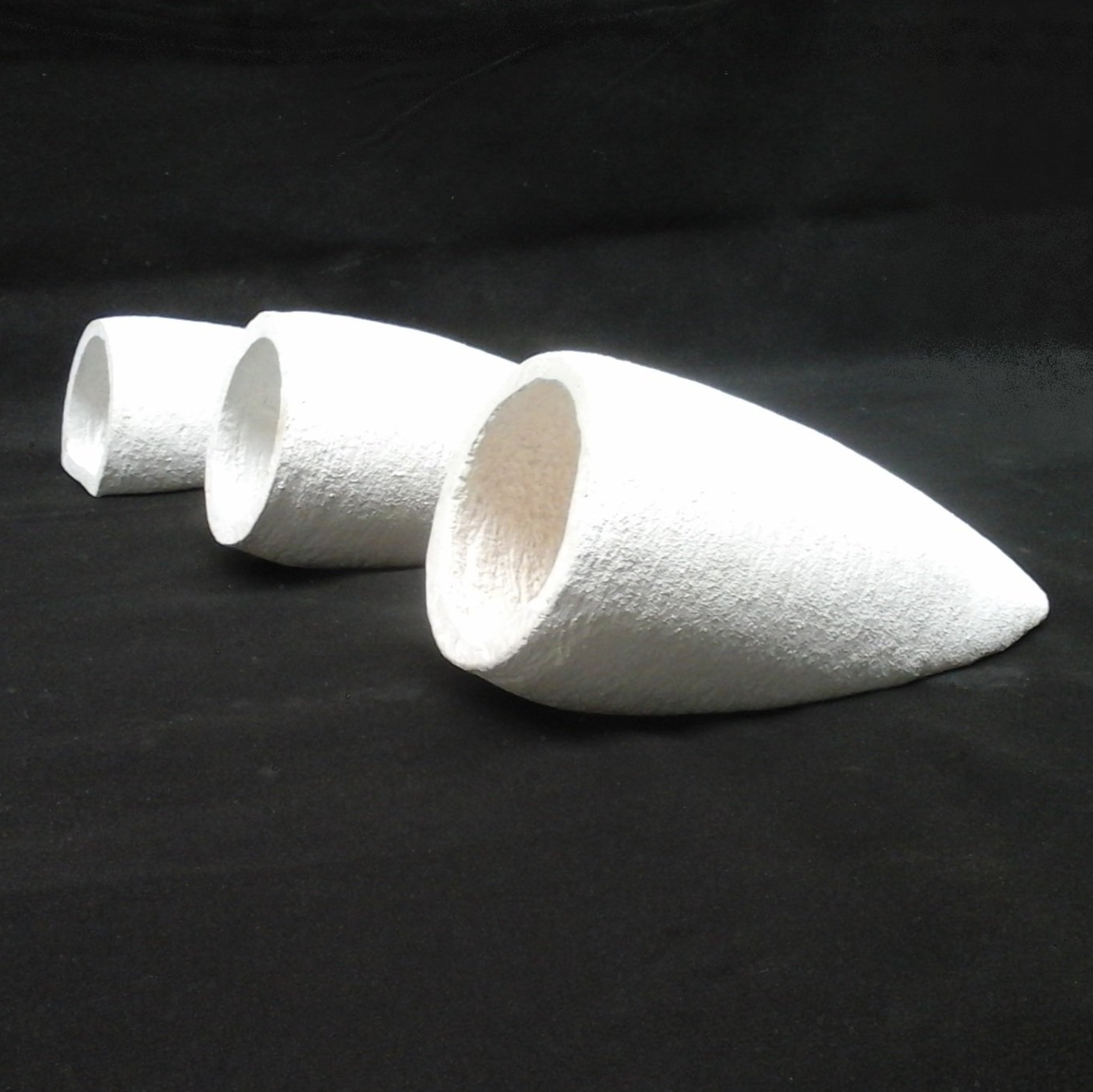 Série vases renversés à 24°, 18° ou 14° vases ciment blanc, renversé, couché, en pente