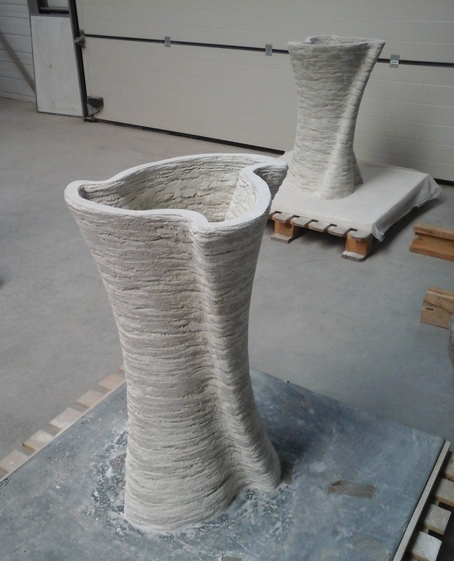 Big concrete vase, 3d-line Big concrete vase, stylish design, 3d-line, 3D printed
