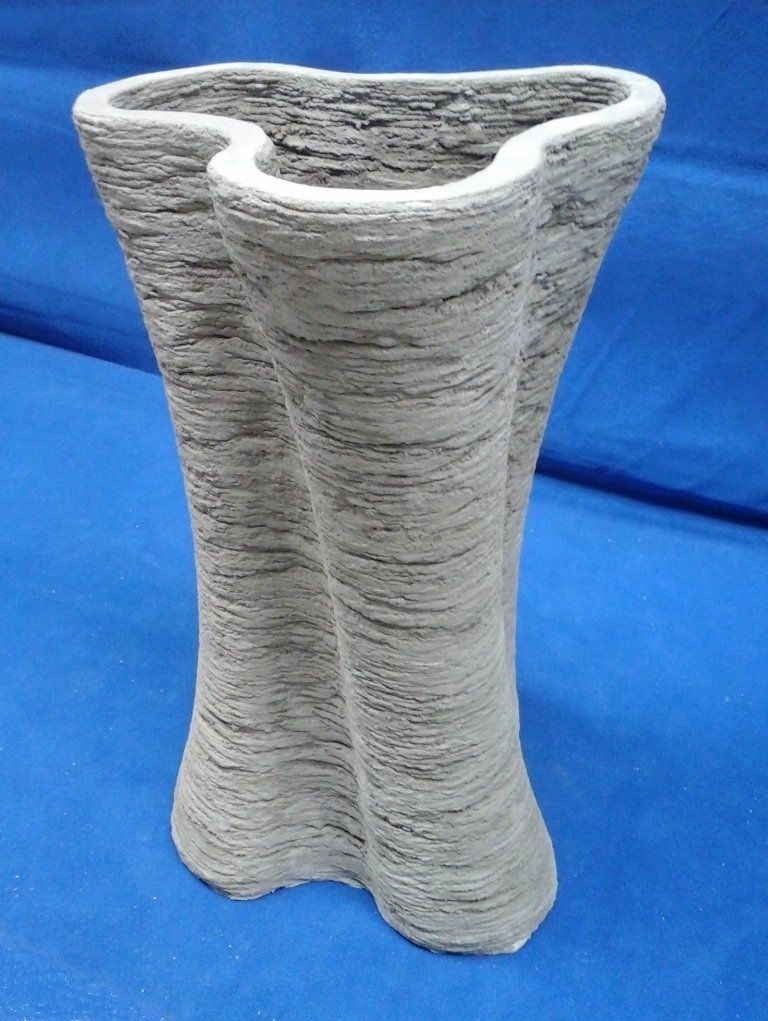 vase T5 en ciment gris vase original en béton imprimé en 3D