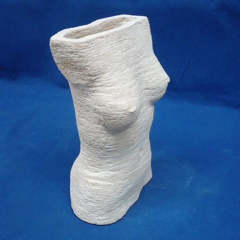 Torse W1 en ciment blanc brute, le premier imprimé en 3D béton au monde torse de femme en béton imprimé en 3D