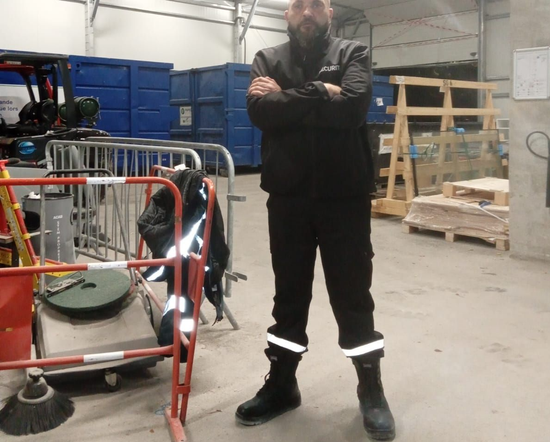 Missions : L’accueil et le Filtrage. La surveillance générale du site. Le secours, l’assistance des personnes et l'alerte en cas d’accident ou d’événement exceptionnel. Sécurisation de sites sensibles ( désamiantage, dépollution, etc. ). Homme trafic (Régulation de la circulation sur site). Homme clés : distribution aux personnes autorisées des clés (bureau, appartement, pièce sécurisée) sur chantier en cours de finition, sur site industriel, etc. Secours et assistance aux personnes.