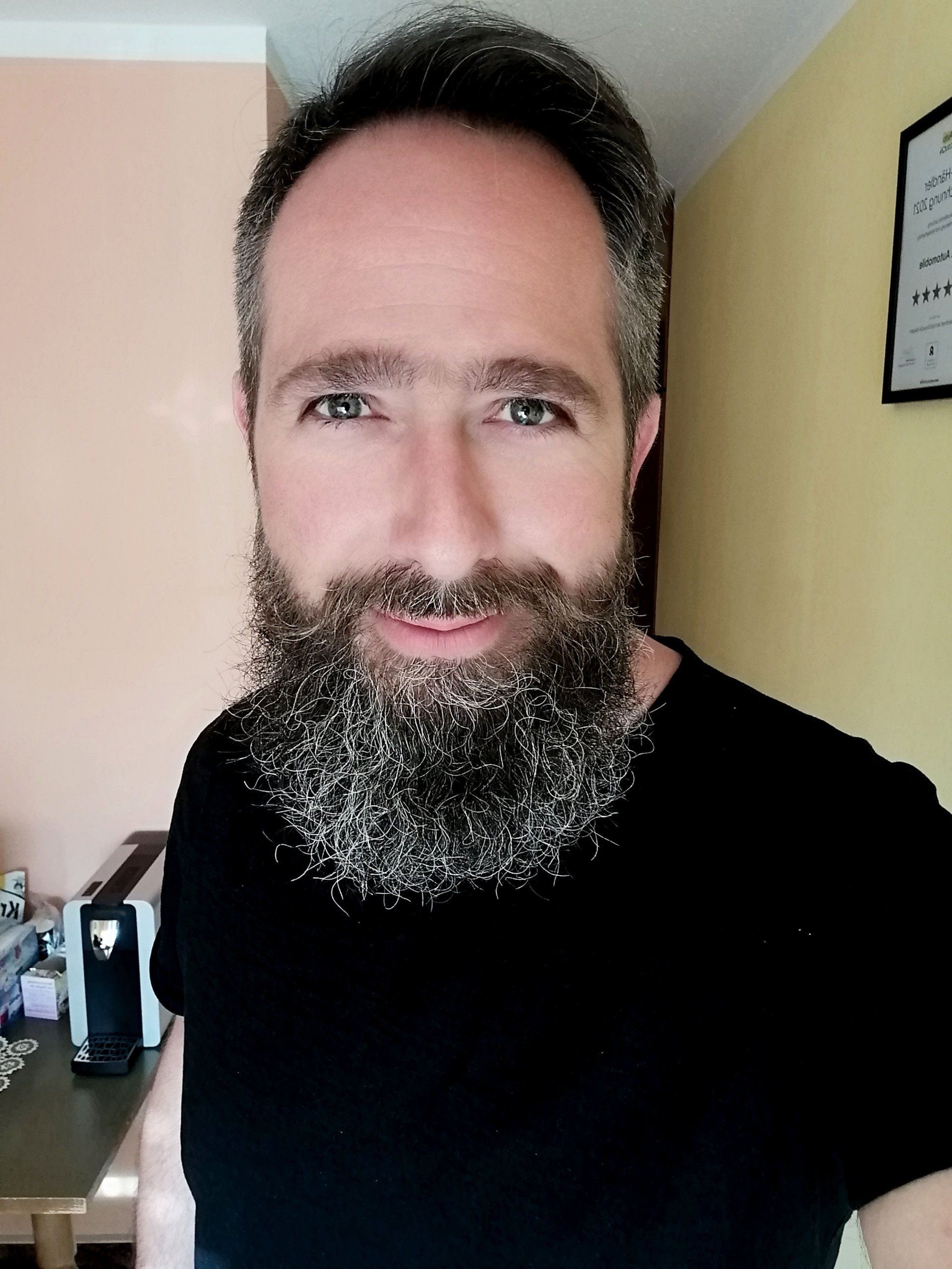 :-) Zögern Sie nicht mich anzurufen 0152 2165 4480, erreichbar auch über WhatsApp Filippo Caparelli