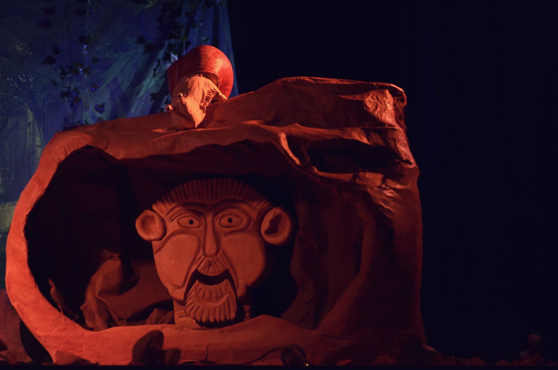 spectacle Chlouc Ambraluna marionnette escargot marionettiste musique jeune public