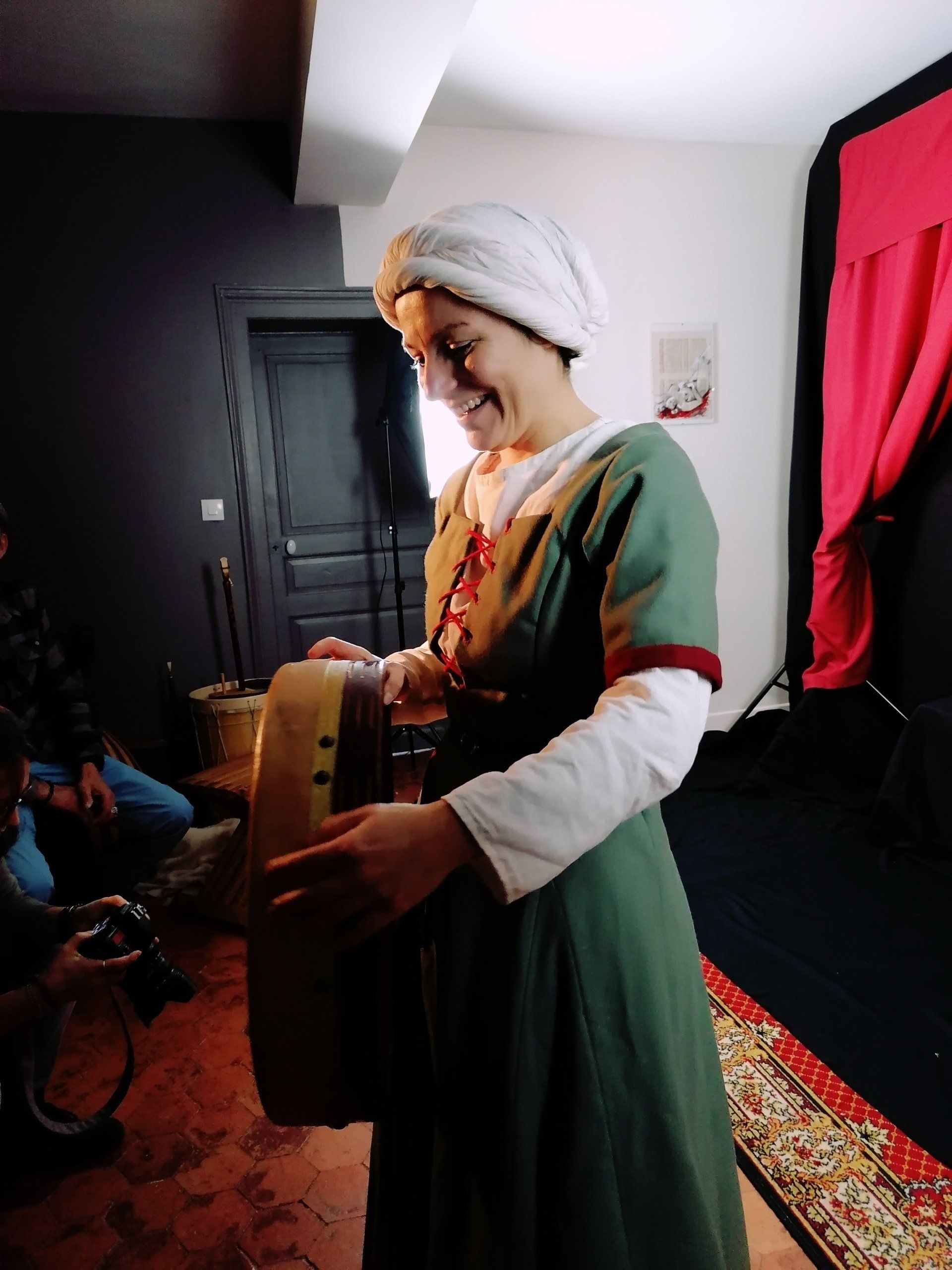 shooting Ambraluna artiste costume renaissance bendir coulisses off