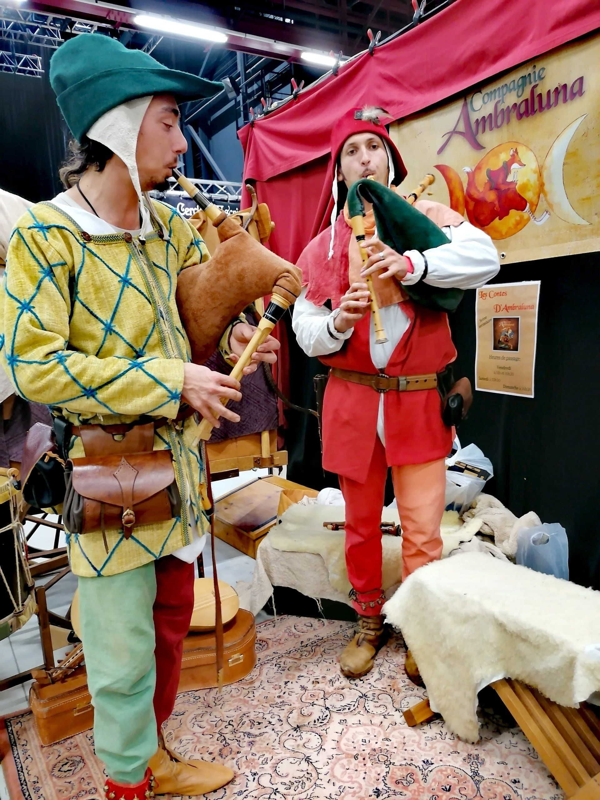 coulisses Ambraluna compiègne troupe artistes préparation off musiciens cornemuse boas