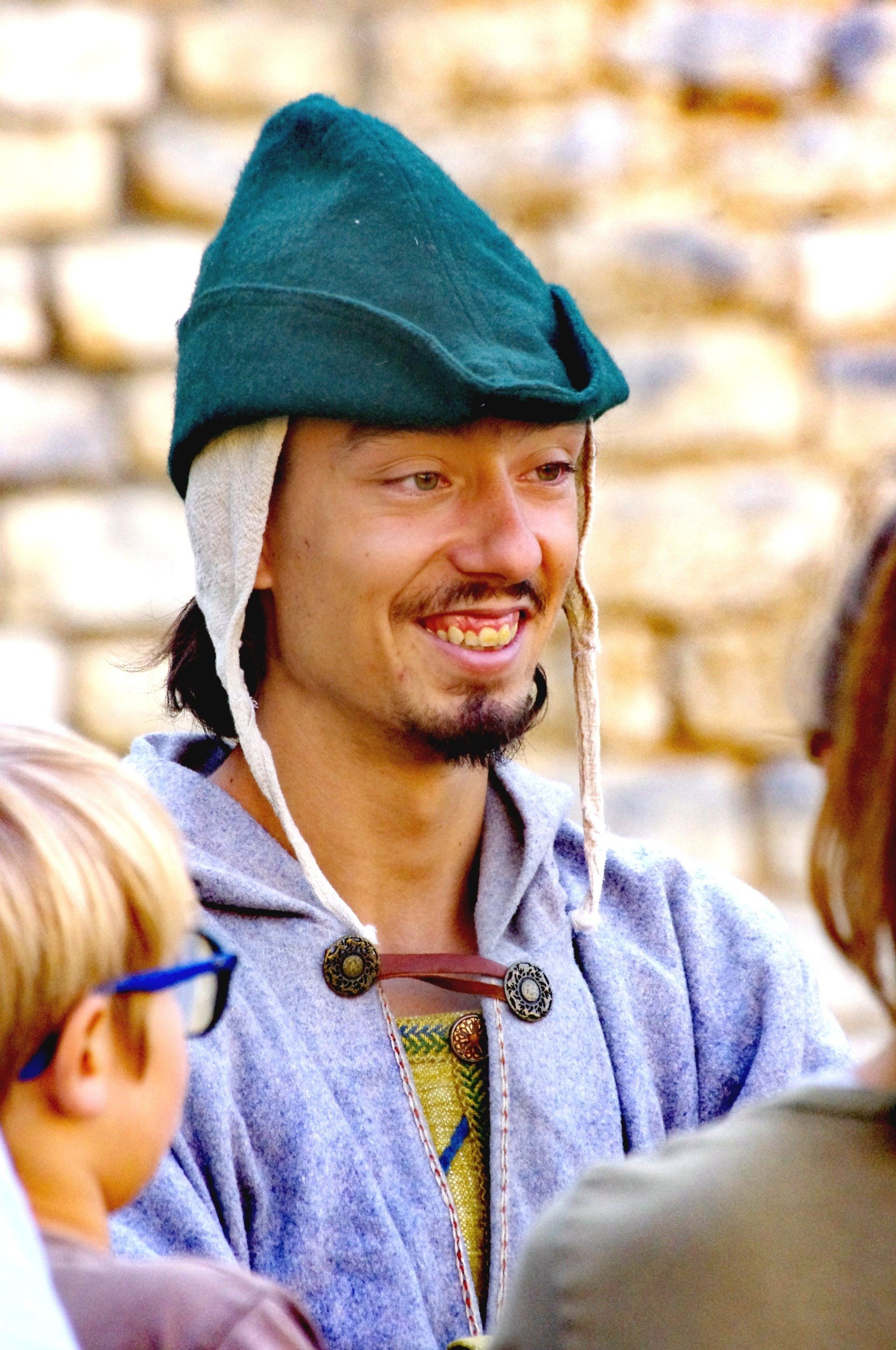 spectacle Per Viam Ambraluna costume médiéval portrait musicien