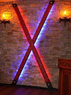 Andreaskreuz mit Beleuchtung BDSM Wandkreuz mit Beleuchtung Leder gepolstert