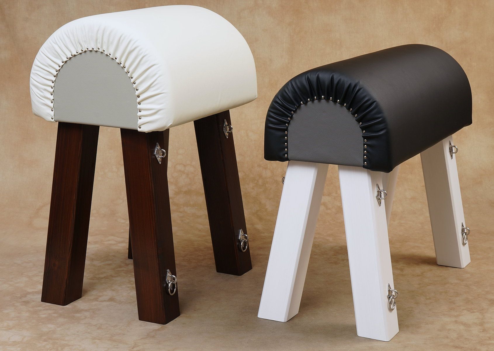 Rundbock Strafbock BDSM-Bock Leder gepolstert