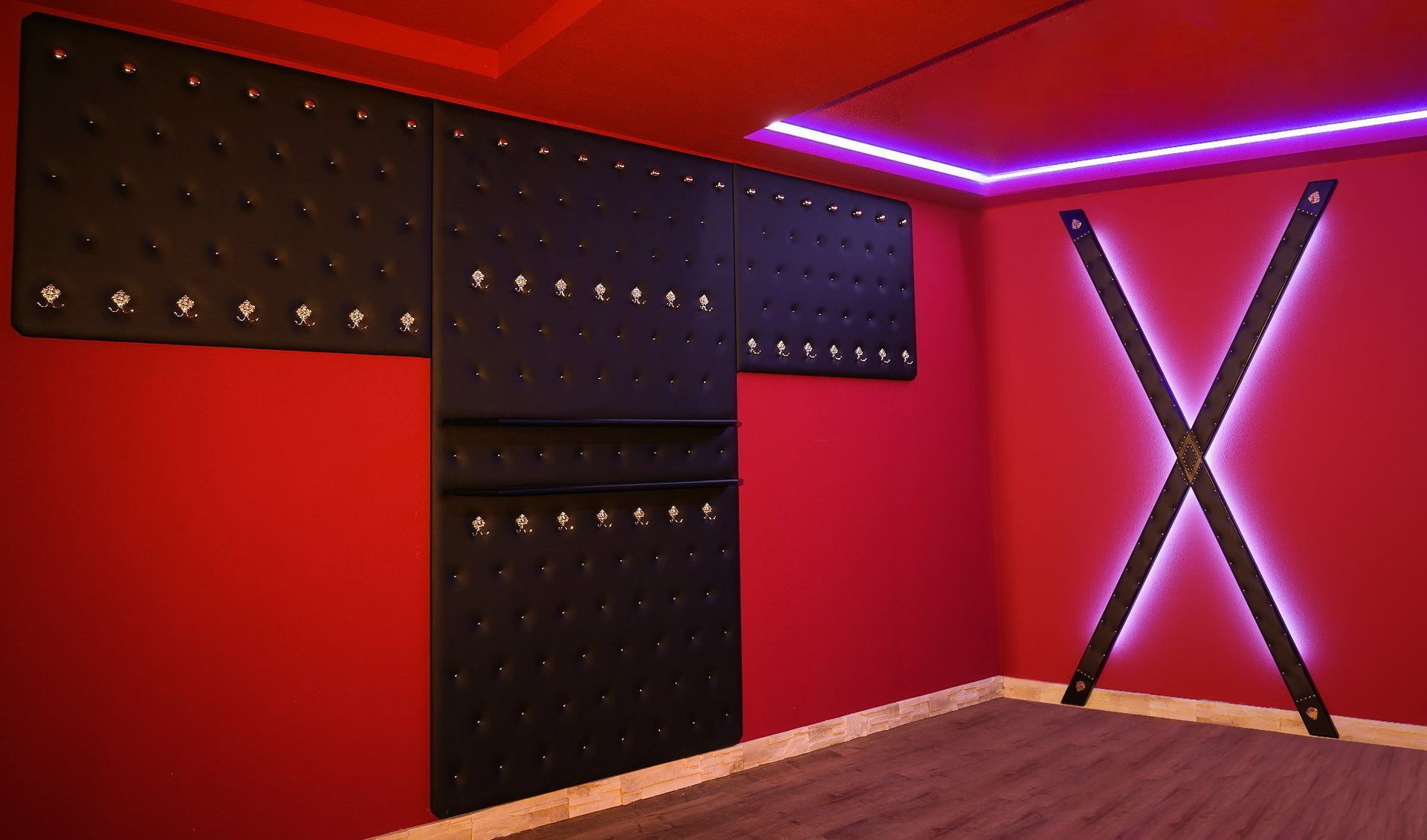 Wandkreuz mit Beleuchtung
Andreaskreuz beleuchtet
