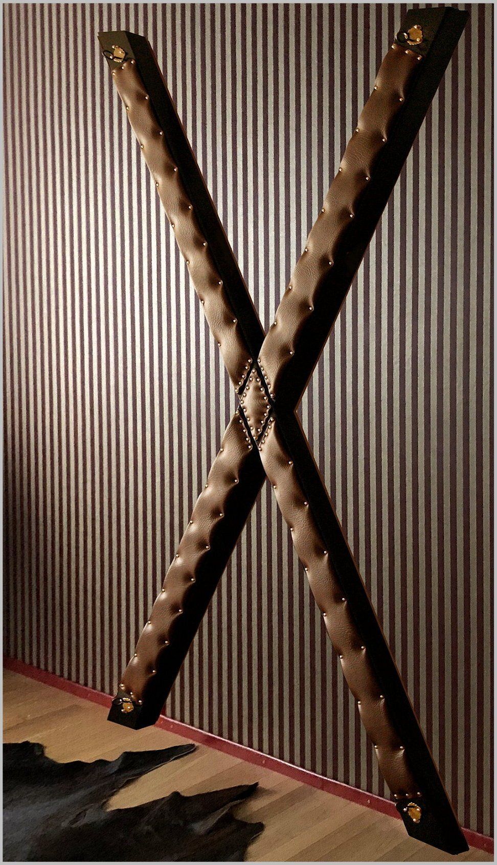 Für weitere Infos und Preise , click einfach auf das Bild Wandkreuz gepolstert Andreaskreuz BDSM-Kreuz