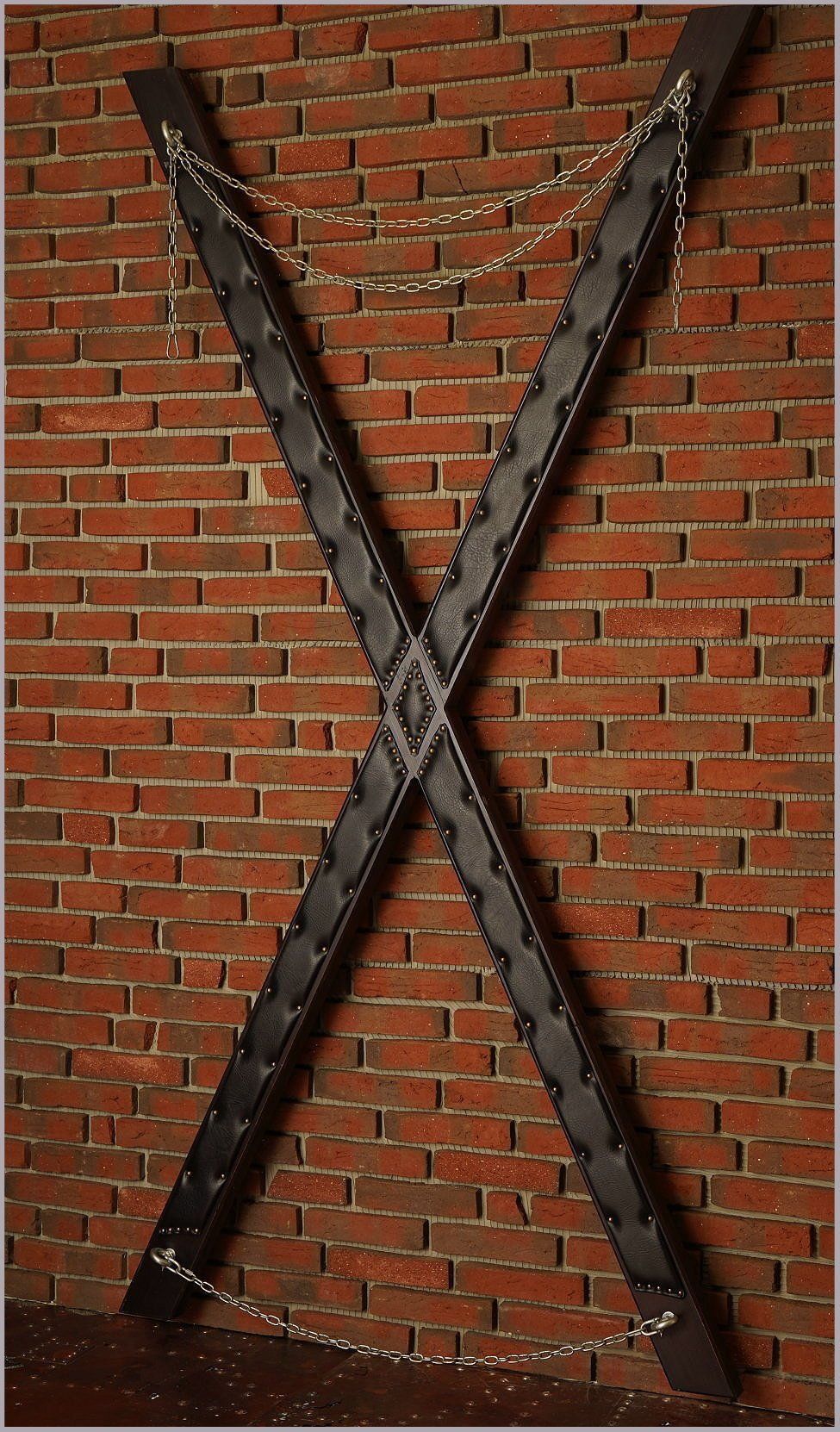 Für weitere Infos und Preise , click einfach auf das Bild Andreaskreuz Wandkreuz Leder gepolstert BDSM Kreuz