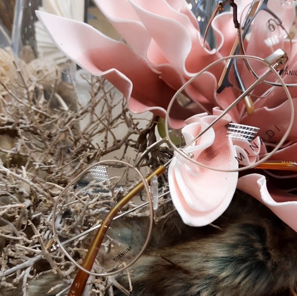 Holz, Blüte, Blume, Titanfassung, Brillen, Brille, leicht