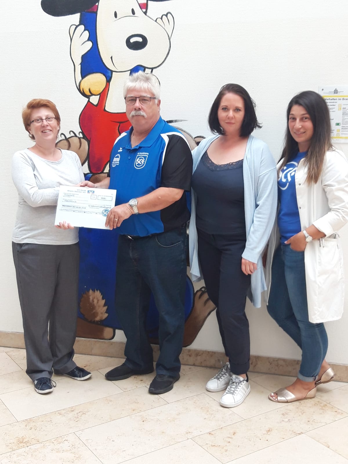 Scheckübergabe an Frühchen e.V.