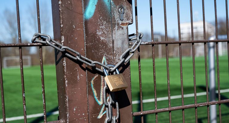 Sportplatz zu Sportplatz zu