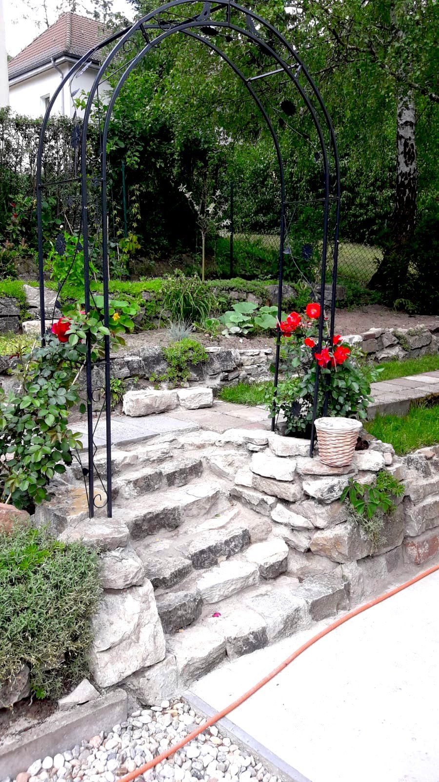 Skandi Garden - Garten- und Landschaftsbau, Natursteintreppe