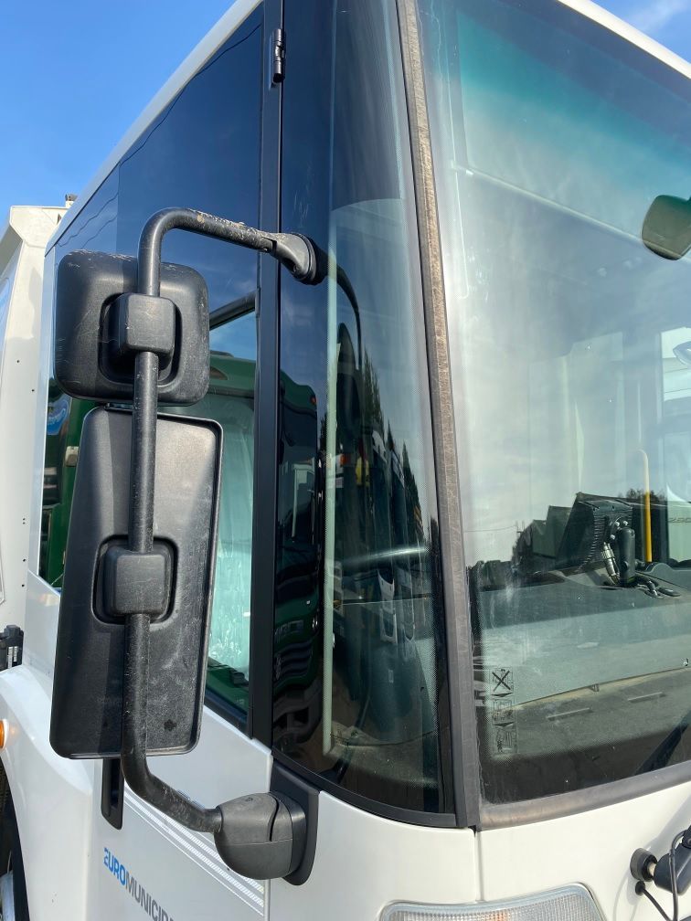 Mercedes Econic Corner Glass