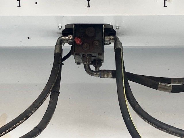 Olympus Tailgate Valve Block