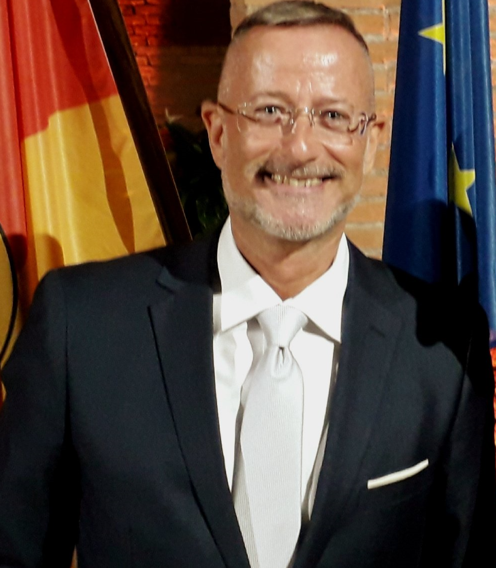 Ingo-Michael Feth Ingo-Michael Feth, Journalist. Korrespondent für Italien und den Vatikan