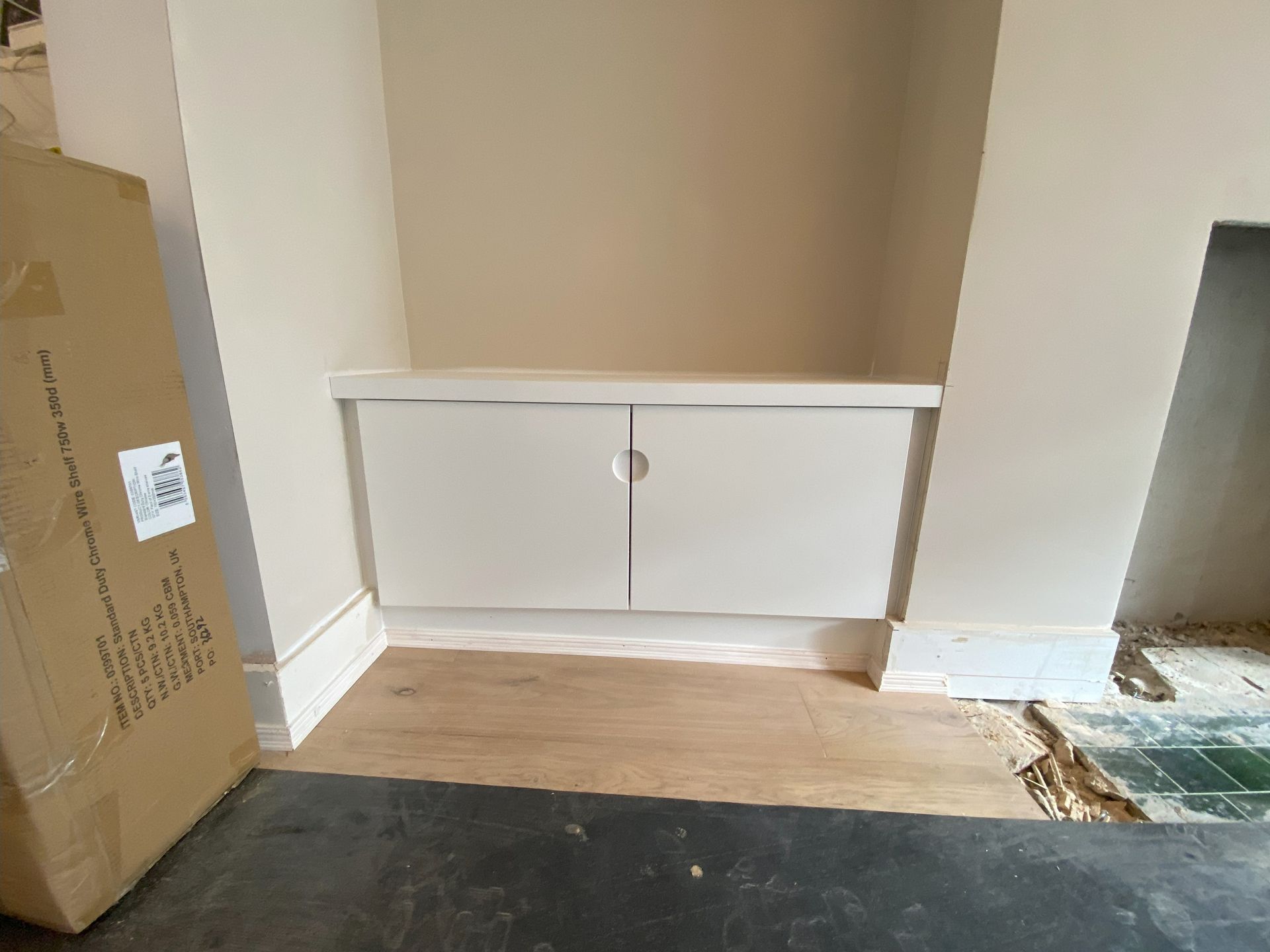 Fluted doors on alchove unit, morden trending doors Made to measure cabinetry installed in Windsor Berkshire by DMS Property Solutions