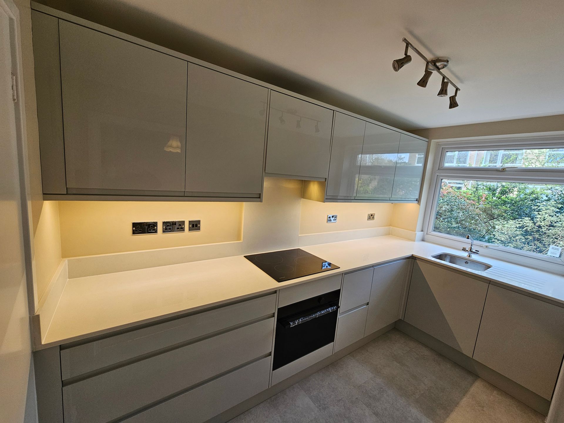 Kitchen & bathroom supplied and installed in Teddington TW11