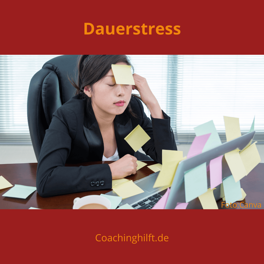 Dauerstress - Online Coaching Frau im Dauerstress im Büro mit Post-it an der Stirn