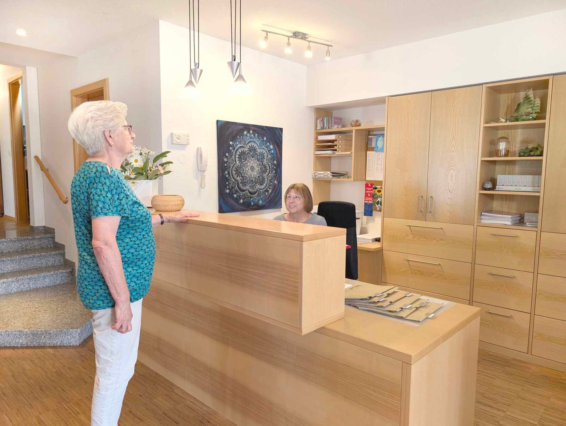 Anmeldung der Patienten in der allgemeinmedizinischen Praxis Merl-Ripplinger