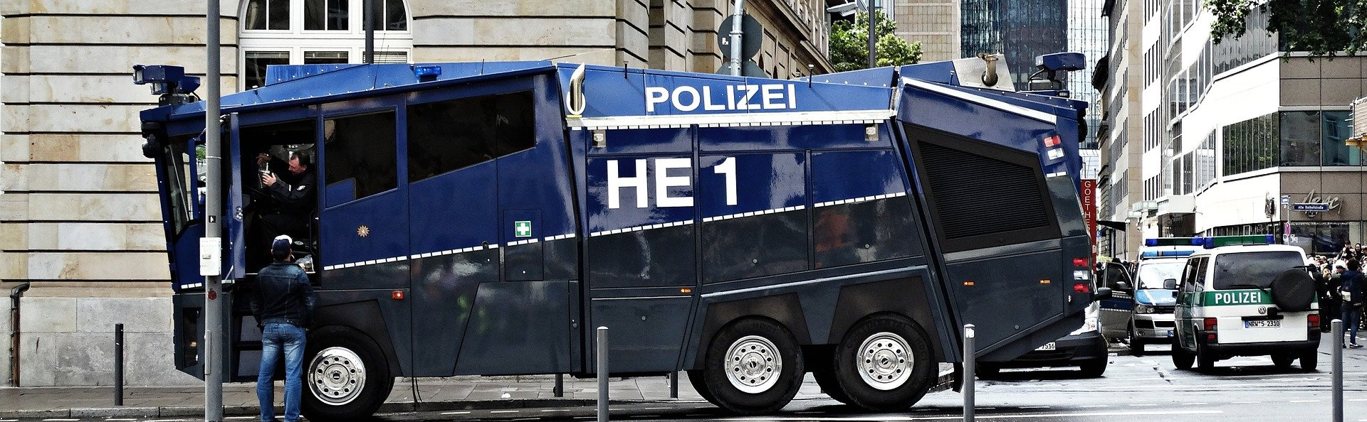 Bewerbung Polizei Hundertschaft Polizei, Einsatzhundertschaft, Ausbildung, Einstellungstest