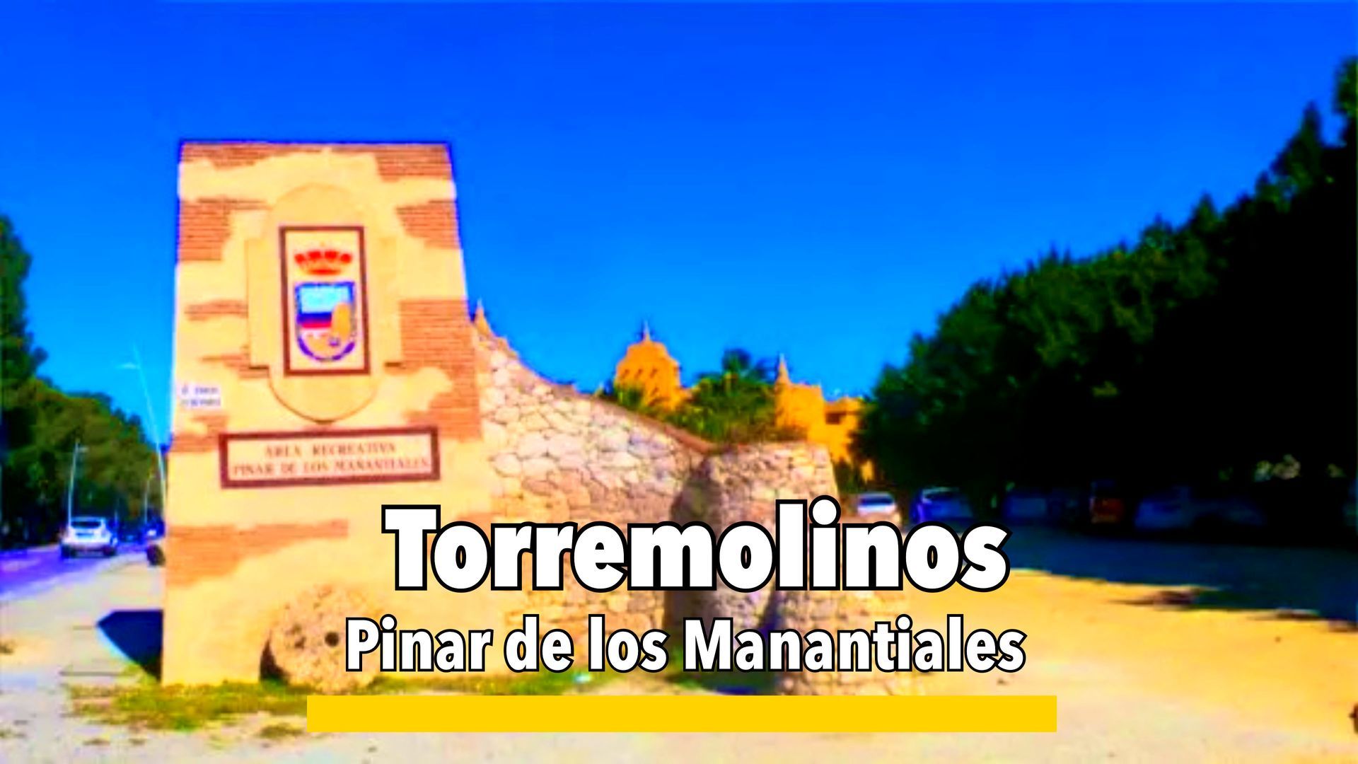 Pinar de los Manantiales in Torremolinos, a peaceful wooded park with walking trails, lush greenery, and scenic natural surroundings