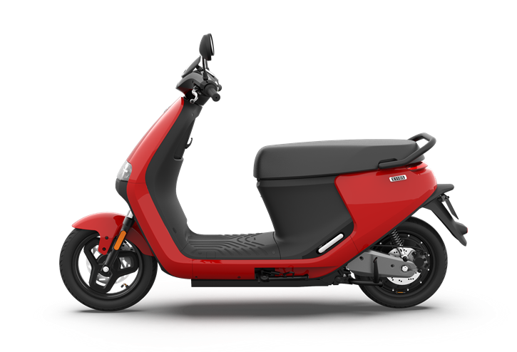 Elektroroller von Ninebot Segway Elektroroller Ninebot Segway in rot seitlich stehend