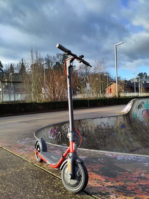 E-Scooter Ninebot-Segway D38D E-Scooter Ninebot-Segway D38D am Bahnhof