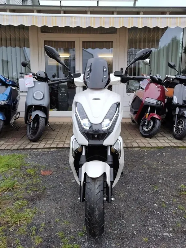 Rieju E-City 1 Elektroroller Angebot Front