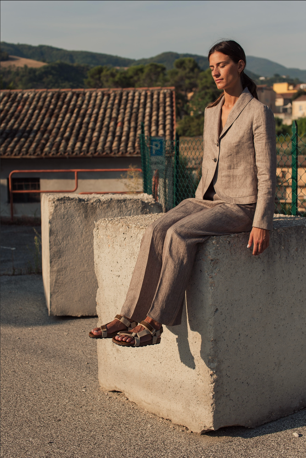 The Suitcase Clothing Brand for Women looking for Alternative Suits made in natural materials and longterm value investment pieces