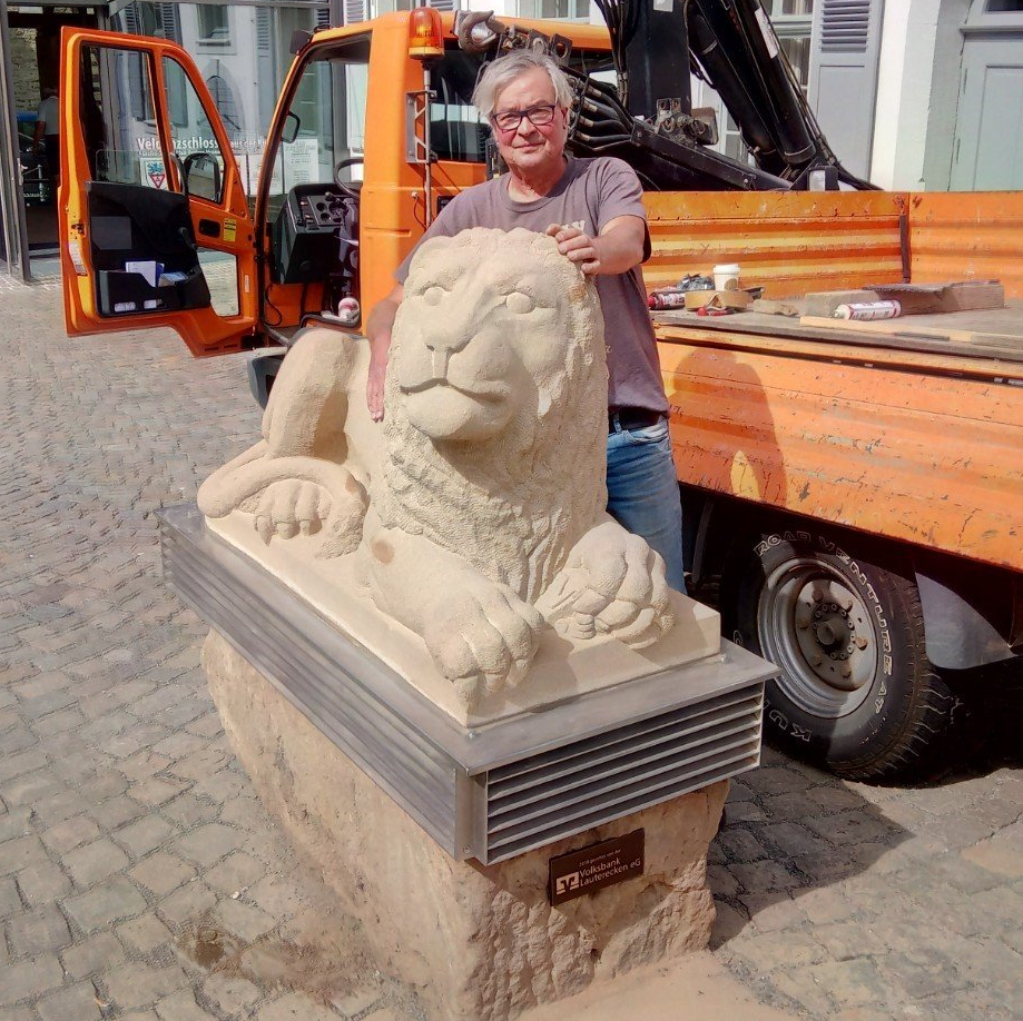 Heinrich Haußmann, Ihr Steinmetz- und Steinbildhauermeister seit 1986 Kaskadenbrunnen mit Löwenkopf in Lauterecken