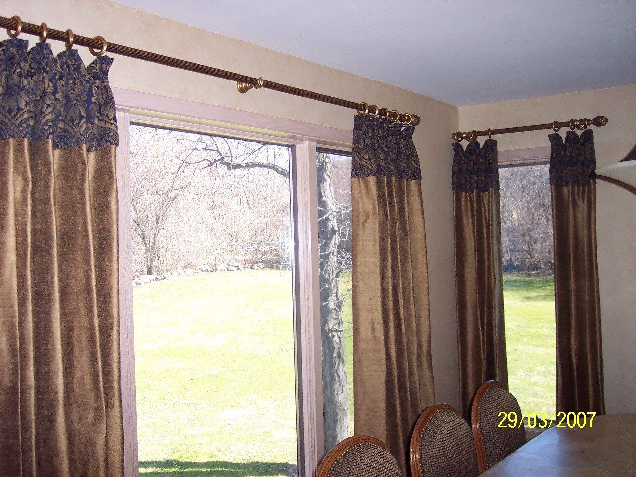 Custom Made Draperies, Curtains, Top Treatments, Valances, Shades, Blinds, Graber, Hunter Douglas, Bed Spreads, Dust Ruffles, Pillows, Cushions, Drapery Rods, Drapery Hardware, Interior Decorating, Interior Design, Remodeling, Syracuse NY, Central NY