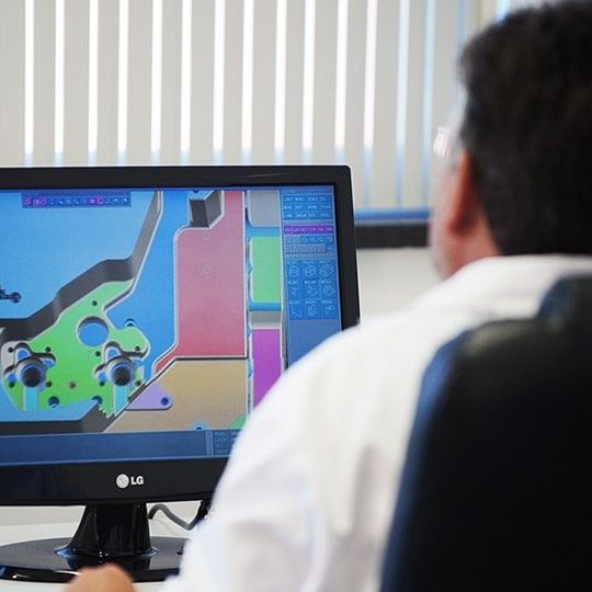 BORMAT - Herstellung von Formaufbauten für Spritz - und Druckgusswerkzeuge sowie Lohnbearbeitung im Bereich CNC-Fräsen, CNC-Drehen, Tieflochbohren und Schleifen BORMAT - Herstellung von Formaufbauten für Spritz - und Druckgusswerkzeuge sowie Lohnbearbeitung im Bereich CNC-Fräsen, CNC-Drehen, Tieflochbohren und Schleifen