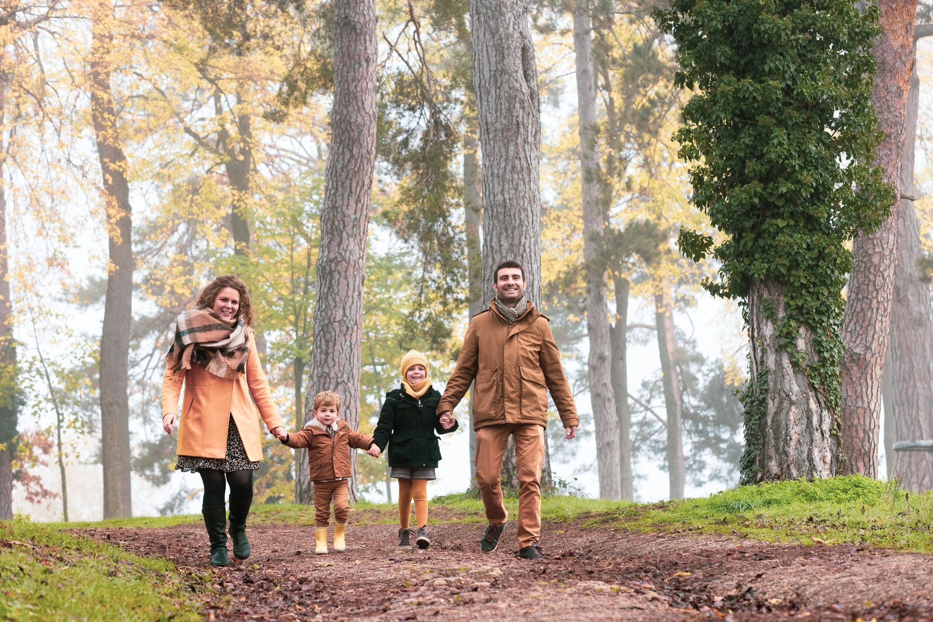 Séance photo en famille Séance photo en famille dans les bois de obernai, photographe de famille en alsace, photographe d'enfant en alsace