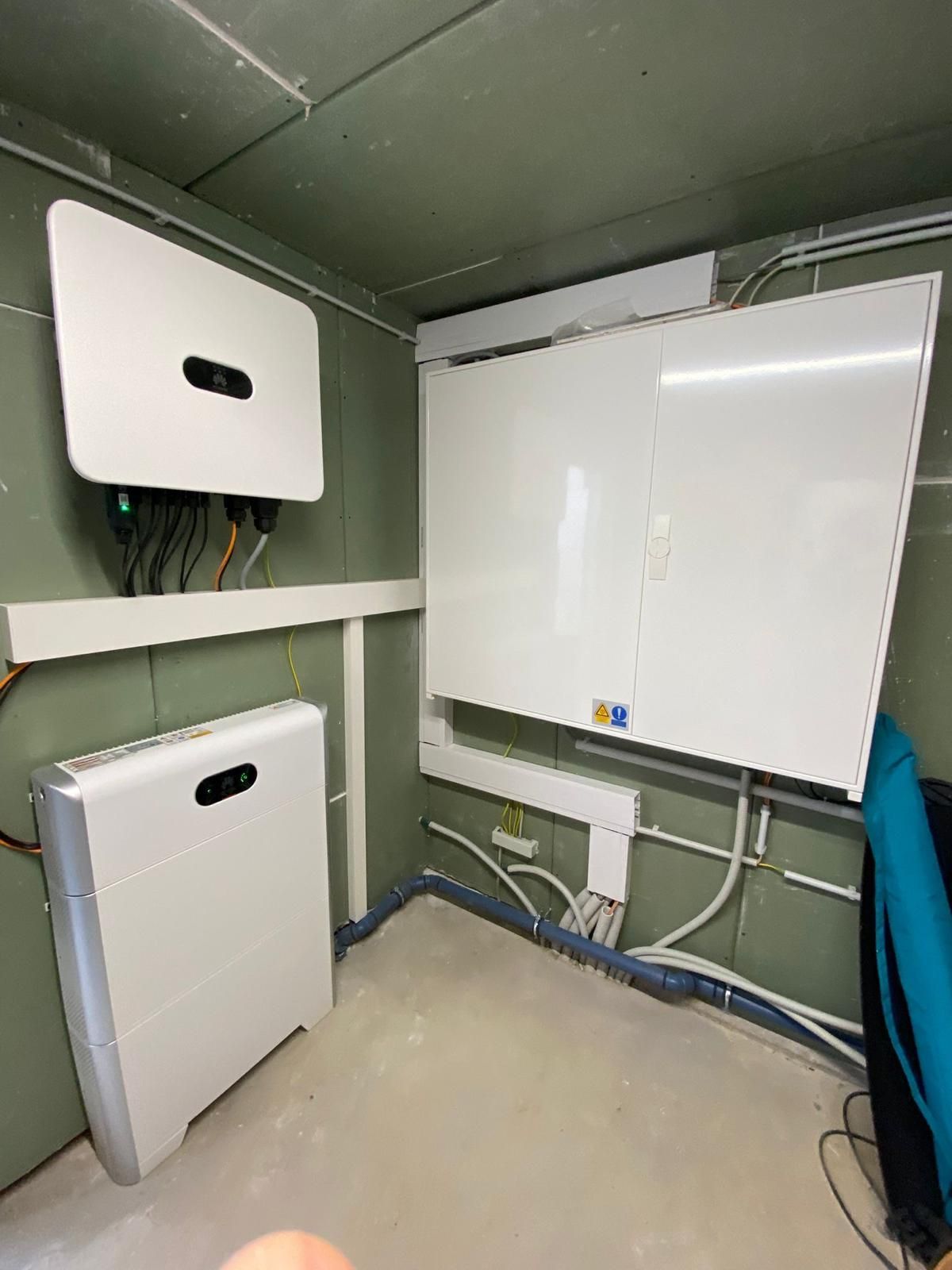 NEKO Kundenreferenzbild Batteriespeicher, Elektroanschluss