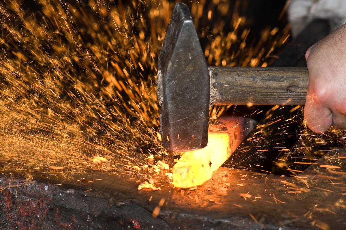 Schmieden Schmiedehammer Schmiedefeuer