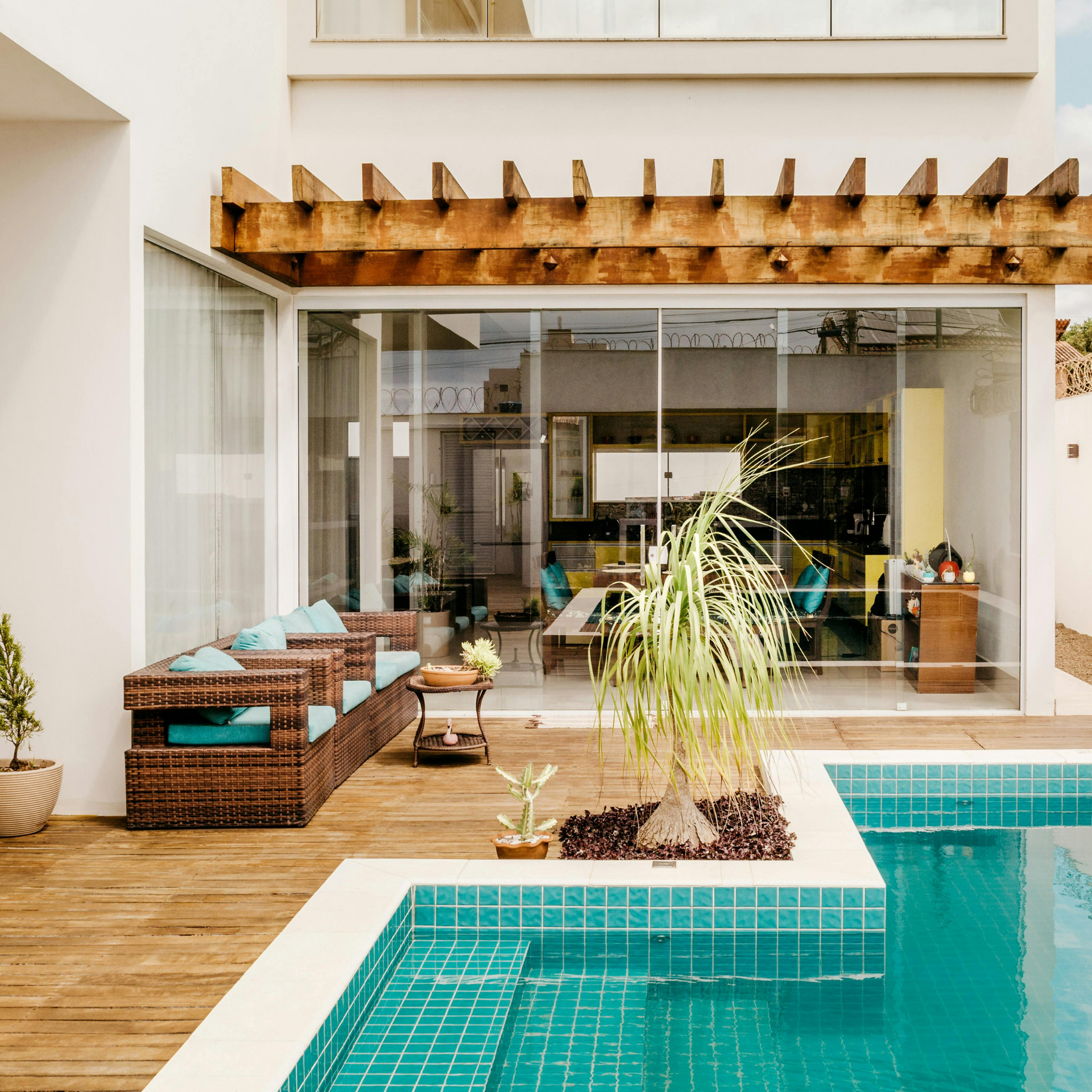 Cómo limpiar y preparar tu terraza para el buen tiempo