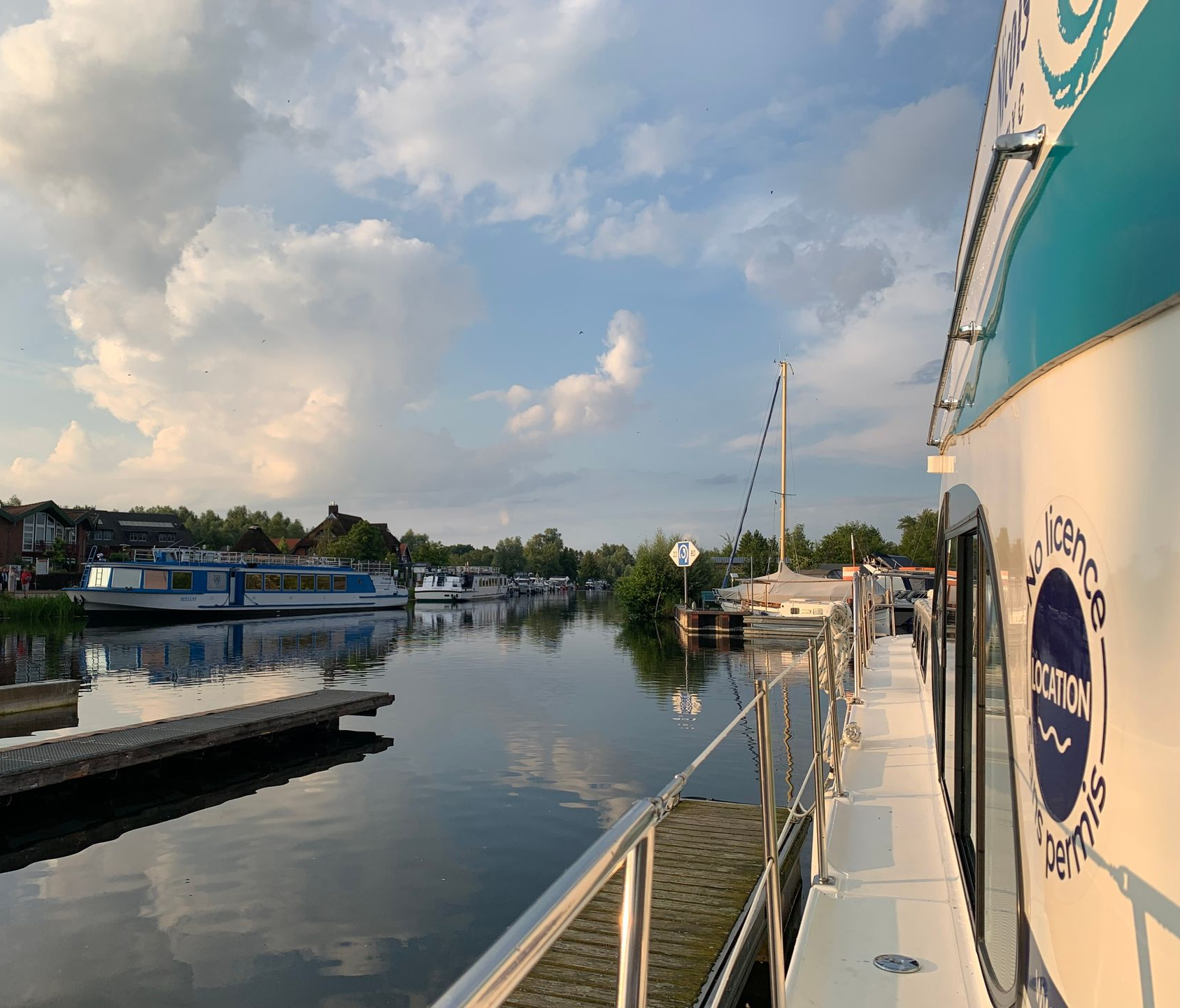 Hausbootferien Mecklenburger Seenplatte, Hausboot in Plau
