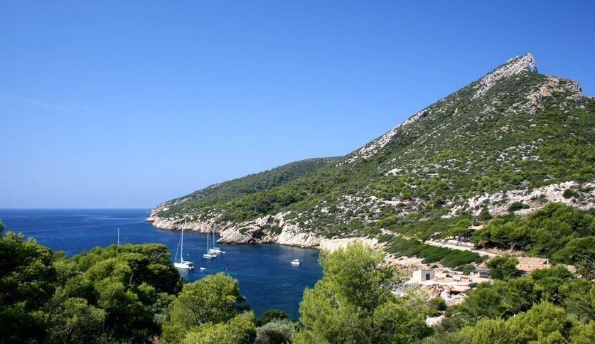 Yachtcharter Mallorca, Blick auf die Bucht von Sant Elm