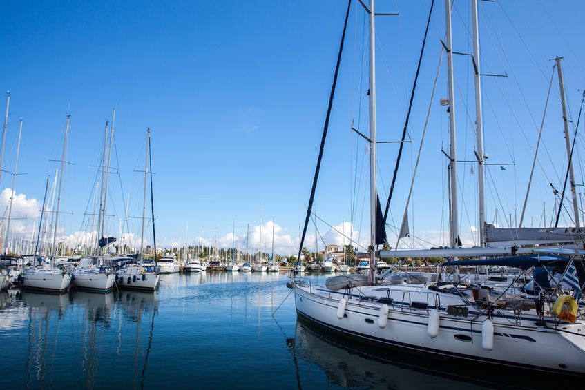 Panouseris Yacht Charters, gepflegte Yachten in der Marina Gouvia auf Korfu