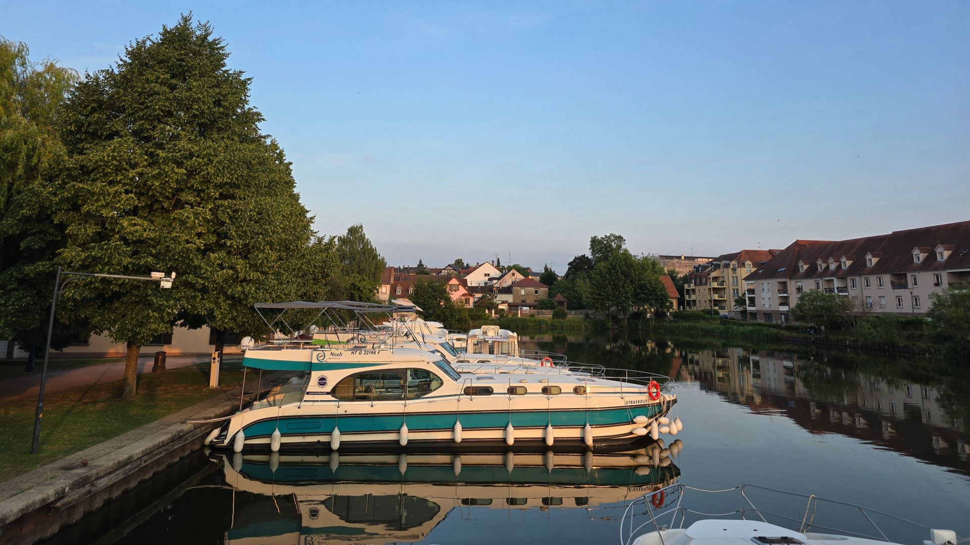 Hausbootferien im Elsass, Boote im Hafen von Saverne