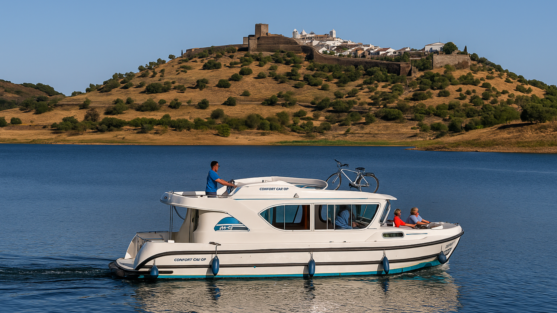 Hausbootferien in Portugal, KI-generiertes Foto eines Hausbootes auf den Grande Largo in der Region Monsaraz