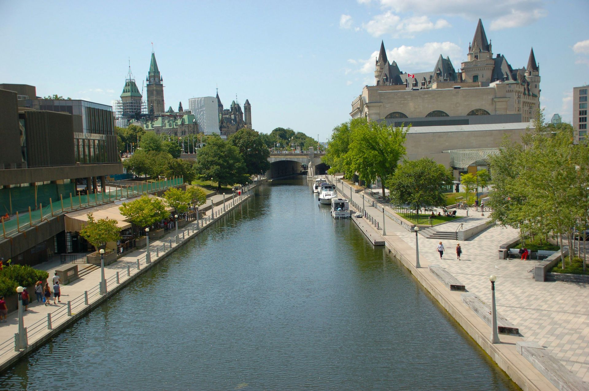 Hausbootferien auf dem Rideau Canal, historische Wasserstraße zwischen Ottawa und Kingston