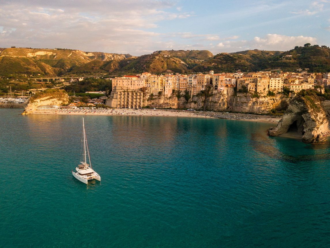 Yachtcharter Kalabrien, segeln ab Tropea